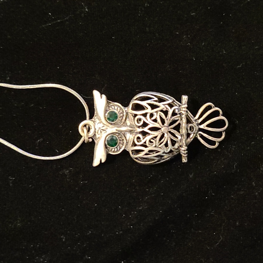 Green eye Owl Necklace